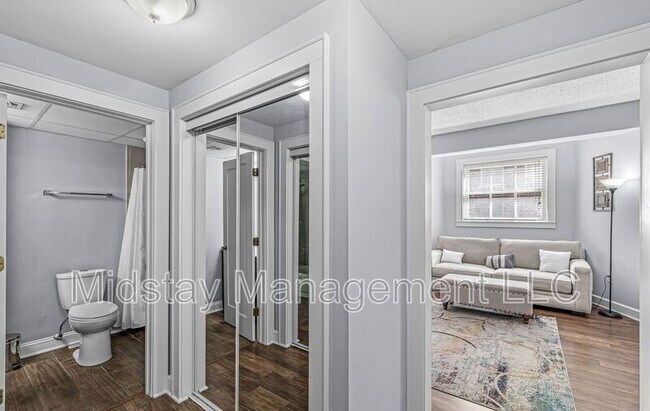 Foto del edificio - 230 E 9th St