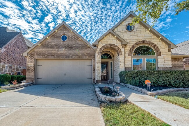 Building Photo - 10214 Carolyndale Dr