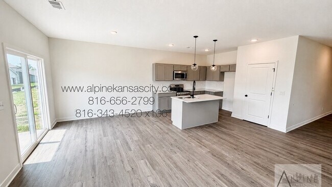 Foto del edificio - New Construction Available in Woodhaven