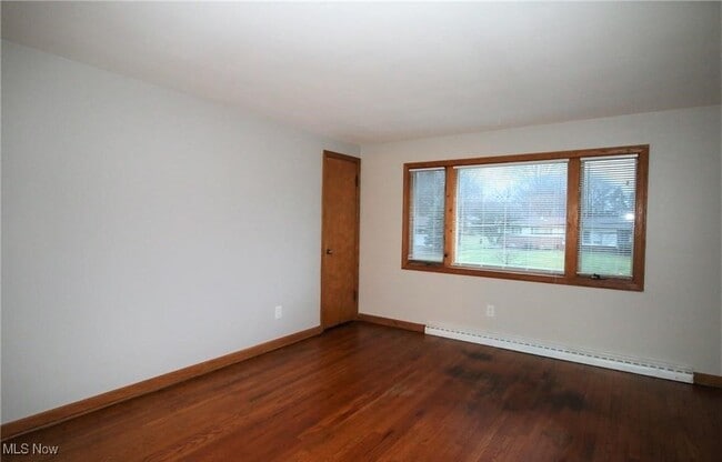 Building Photo - 617 Robinson Ave