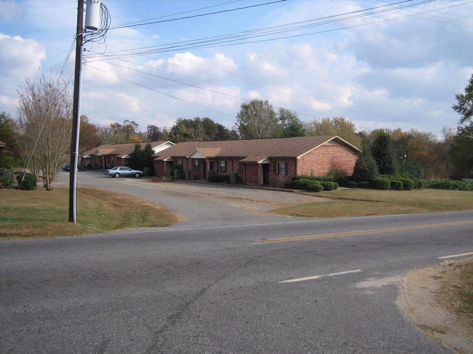 Primary Photo - South Point Apartments