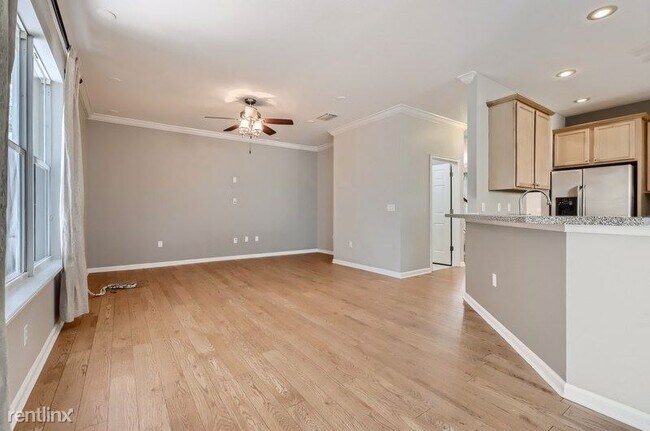 Foto del edificio - 3 br, 2.5 bath House - 6214 Interbay Avenue