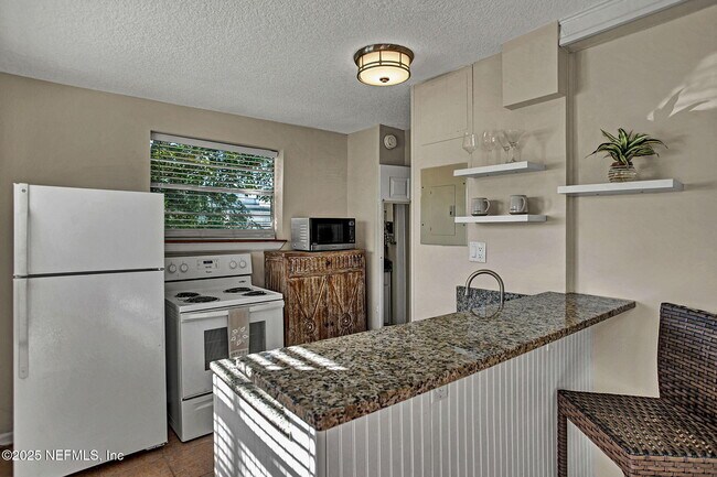 Foto del edificio - 1531 2nd St N