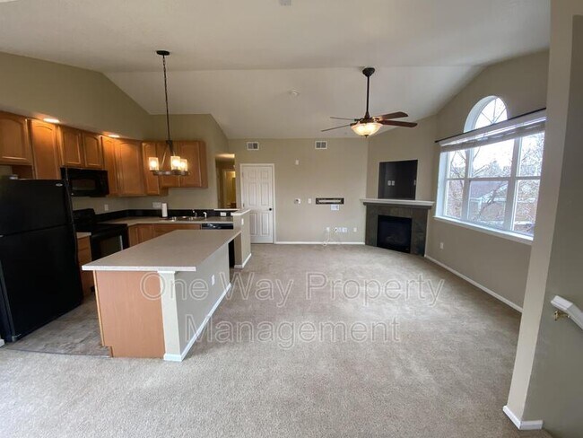 Building Photo - 2115 Grays Peak Dr