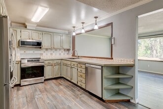 Building Photo - 830 Cathlamet Dr