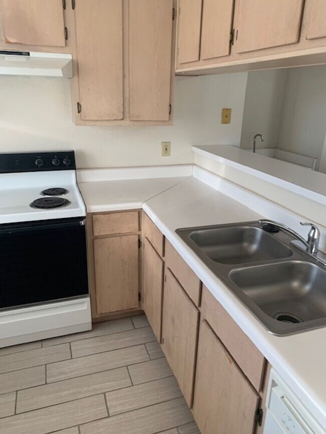 Foto del edificio - 2 bed 2 bath condo on 3rd floor