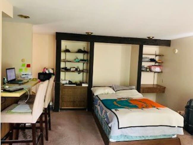 Building Photo - 2026 Summit St