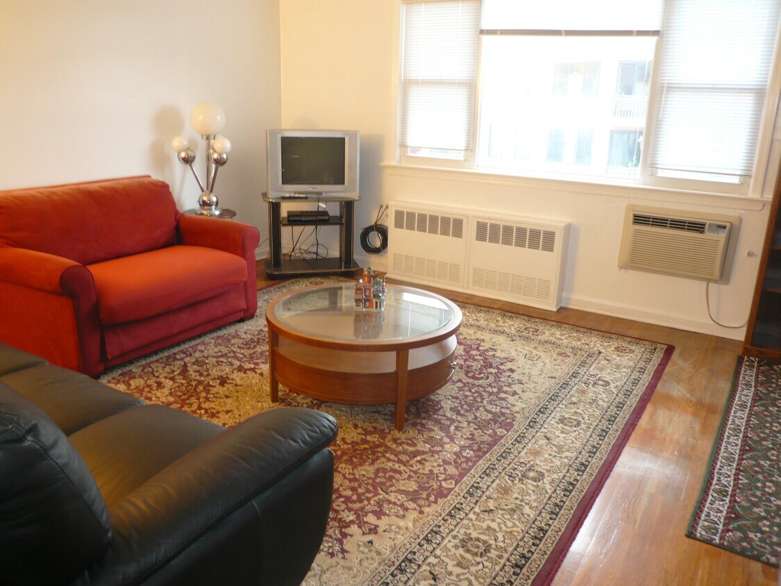 Foto principal - 3250 34th St