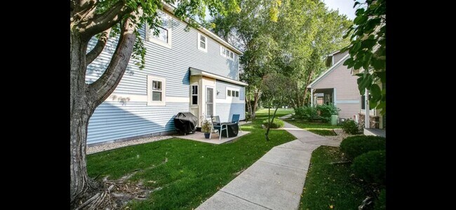 Foto del edificio - 2907 86th Ln N