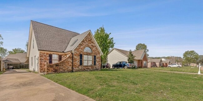 Building Photo - 4517 Jamaica Pl