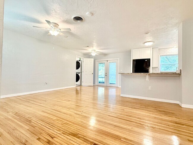 Foto del edificio - Your DeLand Escape: 4 Bedrooms + Pool + Sp...