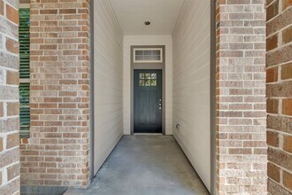 Building Photo - 11101 Park Dr
