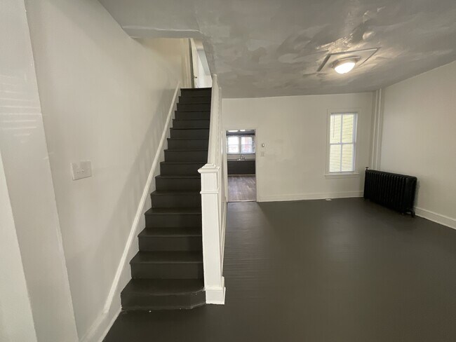 Building Photo - 573 W Princess St