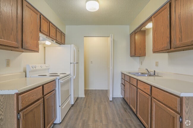 2 BR, 1 BA - Kitchen - Prairieview Rd 307 North