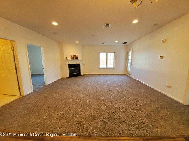 Building Photo - 276 Beachway Ave