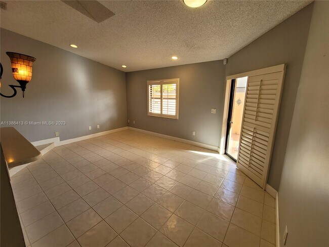 Foto del edificio - 11314 SW 11th St