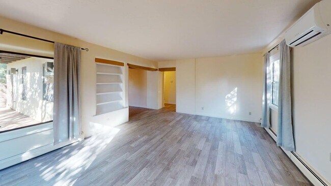 Foto del edificio - Light and Bright, Great Location
