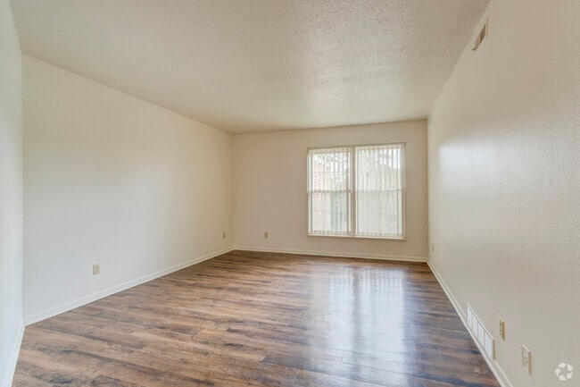 Colonial - Living Room - Hillcrest Village Apartments