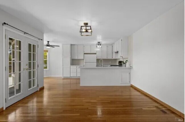 Foto del edificio - 16561 Hacienda Ct