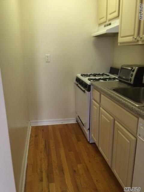 Foto del edificio - 235 Skillman St