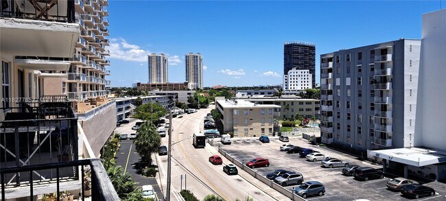 Foto del edificio - 427 Golden Isles Dr