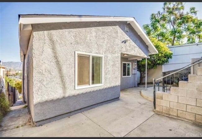Building Photo - 4317 Milburn Dr
