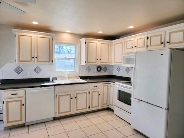 Kitchen - 10 Greenfield St