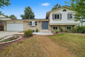 Building Photo - 6233 W Caley Ave