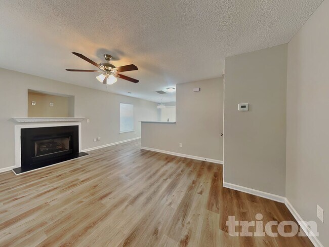 Foto del edificio - 5709 Bryanstone Pl