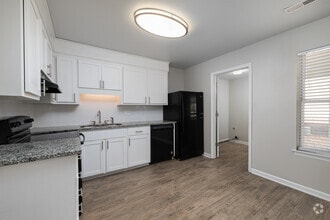 Interior Photo - Avalon 2