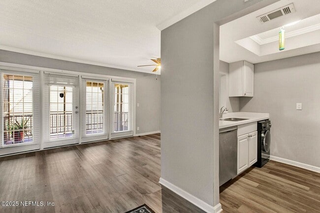 1 bedroom/ 1 bathroom condo in highly soug... - 1 bedroom/ 1 bathroom condo in highly soug...