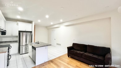 Building Photo - 16 Goodsway Trl