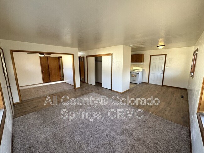 Building Photo - 211 N Foote Ave