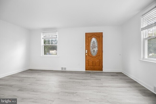 Foto del edificio - 1913 Winton Ave