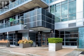 Building Photo - 399-399 Adelaide St W