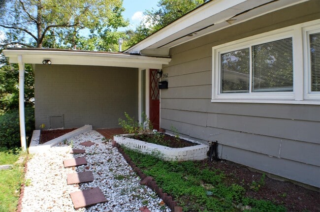 Foto del edificio - 3462 Biltmore Ave