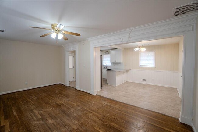 Foto del edificio - 6593 Dunwoody Trail