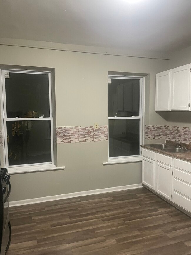 Foto del edificio - 451 E 111th St