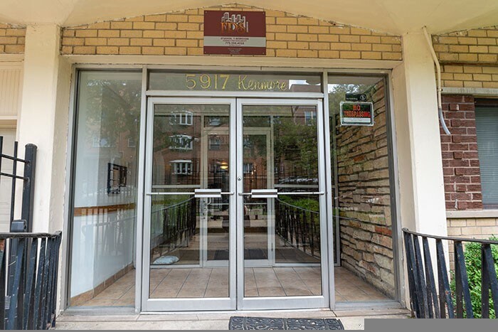 Foto del edificio - 5917 N Kenmore Ave
