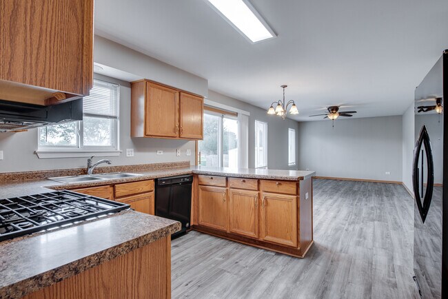 Building Photo - 2873 Carlsbad Cir