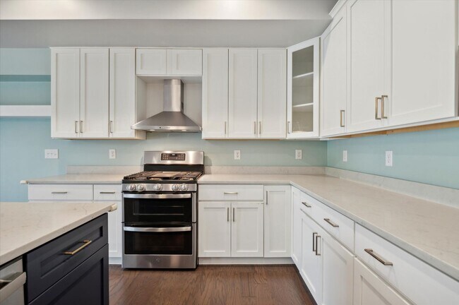 Building Photo - New Townhome Located at The Canal District...