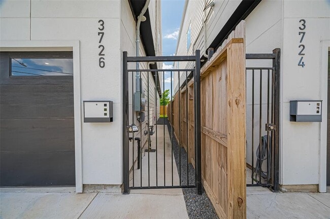 Building Photo - 3726 Noah St