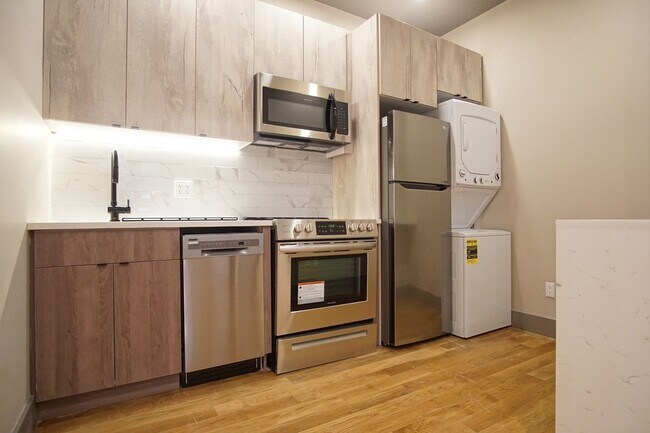 Foto del edificio - 211 Troy Ave