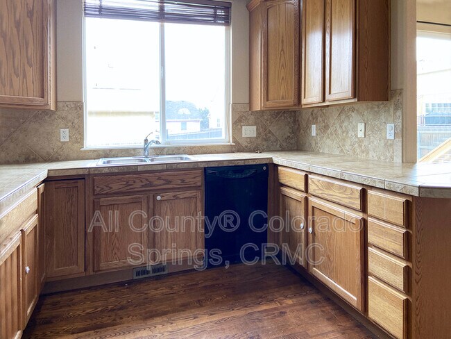 Building Photo - 6767 Pinedrops Ct