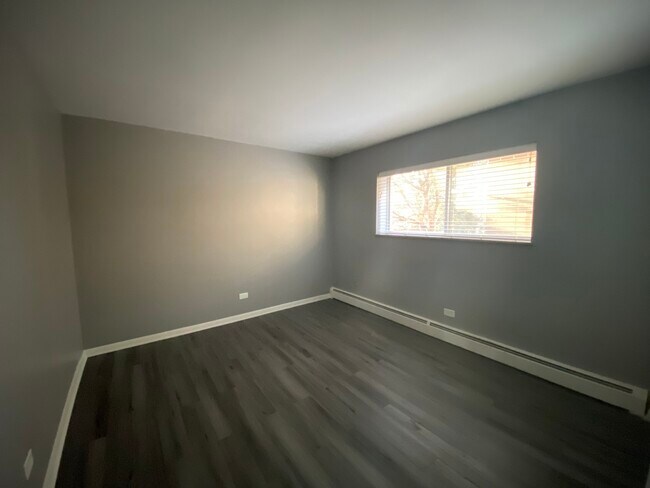 Building Photo - 765 Busse Hwy