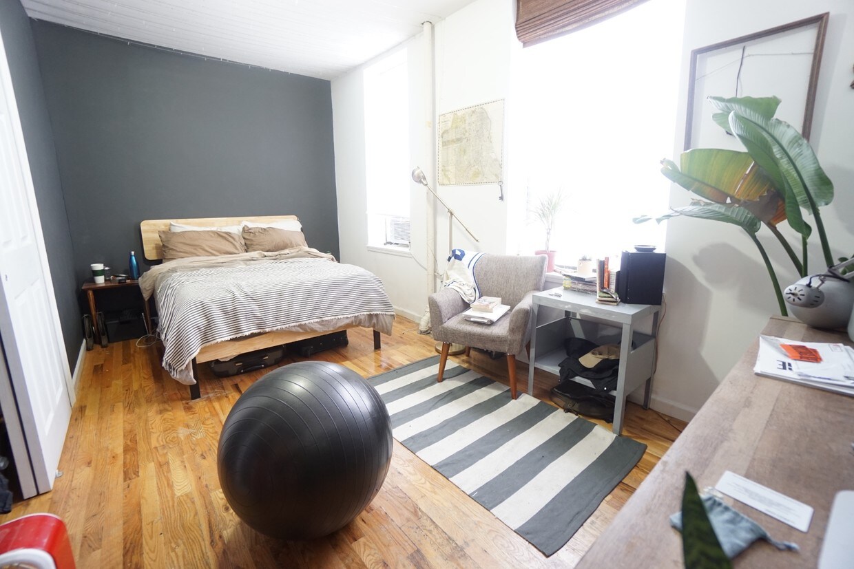 Primary Photo - 512 West 134th Street