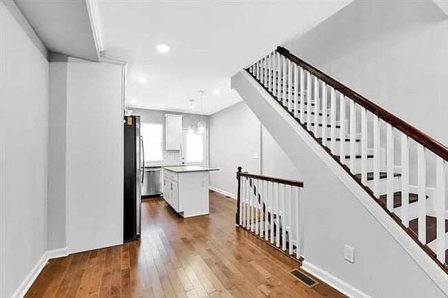 Building Photo - 313 S Newkirk St