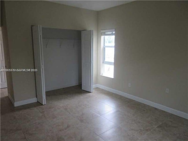 Building Photo - 11 Antilla Ave