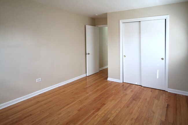 Building Photo - 1119 Dunlop Ave