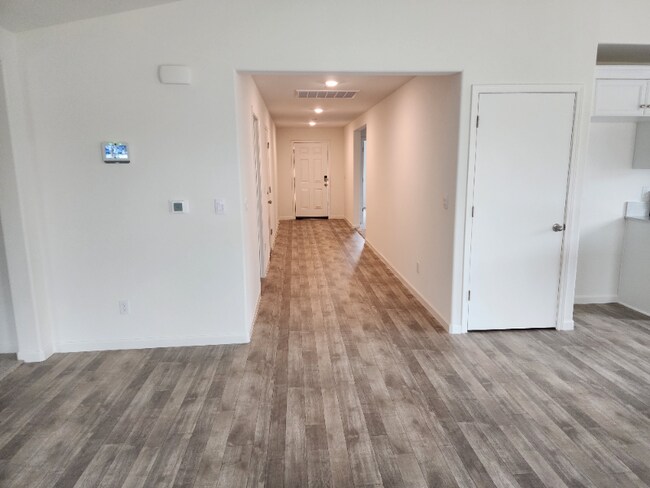 Foto del edificio - 2208 Blossom Ranch Rd